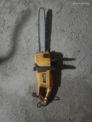 Motosierra eléctrica 2400W 40cm