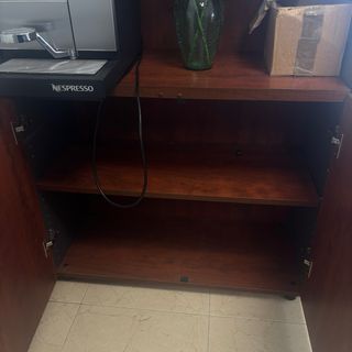 Mesa y muebles de oficina