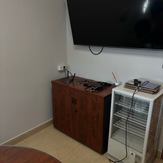 Mesa y muebles de oficina