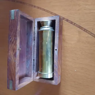 Catalejo Dorado con Caja de Madera