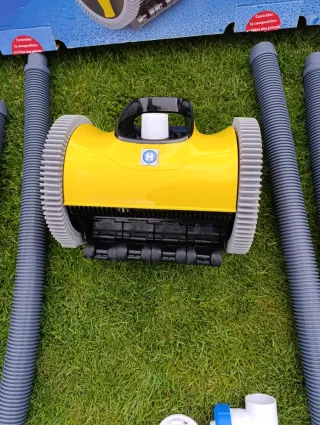 Robot Limpiafondos Hayward BY-200