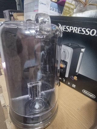 Cafetera Nespresso Cromada NUEVA (lee descripción)