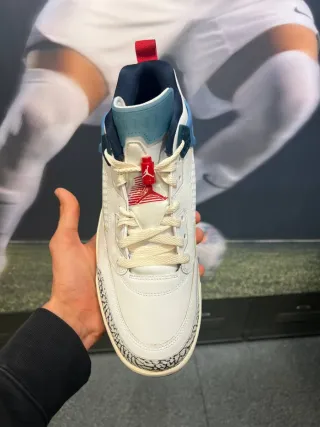 Jordan Spizike Low
