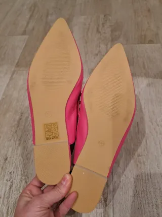 Ballerine rosa con borchie dorate