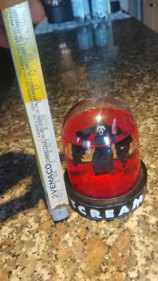 Snow globe Scream 1997
