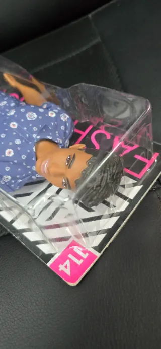 Barbie Fashionistas Ken FXL61