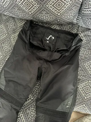 Pantalón nuevo Moto Mujer marca OUT Talla M