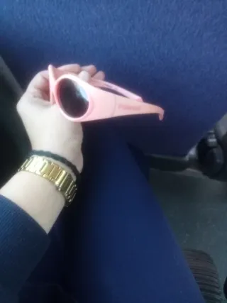 Gafas de sol Polaroid para niña.