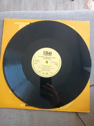 Vinilo UB40 "I Can't Help Falling In Love with you