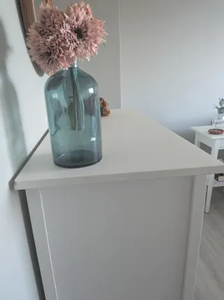 Cómoda blanca de madera Ikea, muy buen estado.
