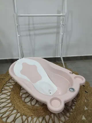 Bañera Kikaboo rosa con soporte