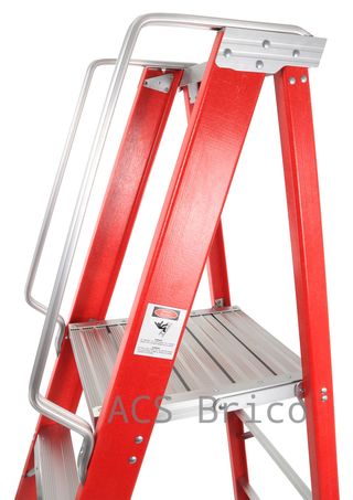 Escalera Fibra Tijera 2x4 - 1,14 Metros - 10400 - Mader