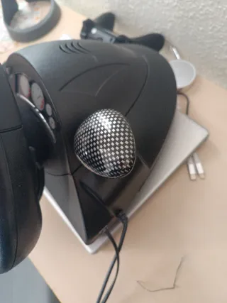 Volante Thrustmaster