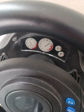 Volante Thrustmaster