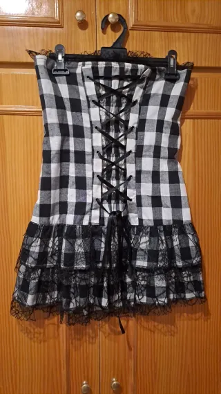Vestido gótico cuadros blanco y negro