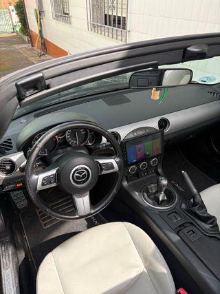 se vende mazda mx5 iruka 2011