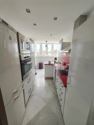 Cocina completa más electrodomésticos en Campoamor