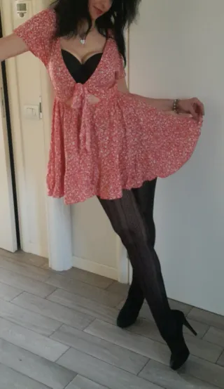 Abitino floreale con scollo a V annodato Tg. M