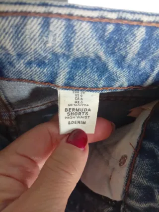 Bermudas vaqueras desgastadas