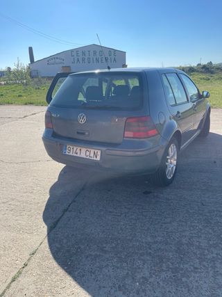 Volkswagen Golf 2003