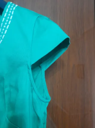 Vestido verde con bordados