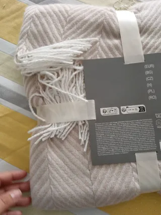 Coperta a scacchi beige e gialla