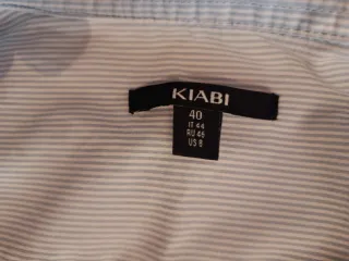 Camisa de rayas azul y blanca