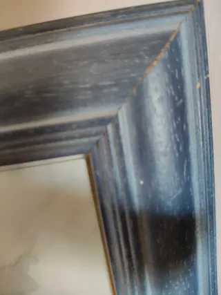 Quadro con cornice blu