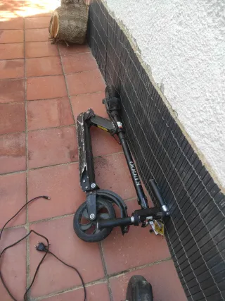 Patinete eléctrico blanco + regalo patinete negro