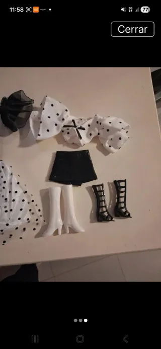 Ropa para muñecas: vestido y accesorios