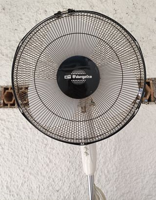 VENTILADOR CON MUCHA POTENCIA ORBEGOZO.