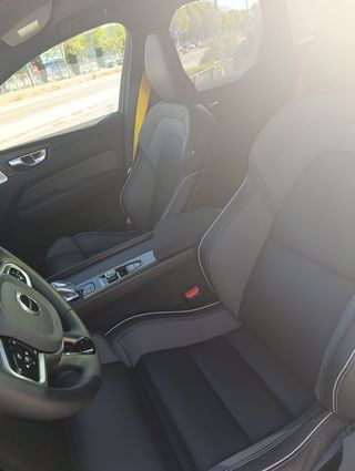 Volvo XC60 2025