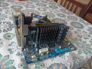 Placa base, 2 RAM, CPU y GPU Intel