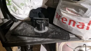Pie de TV negro