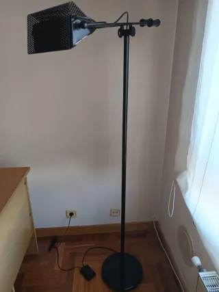 Lámpara de pie halógeno regulable