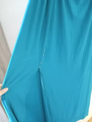 Vestido fiesta azul con detalles dorados