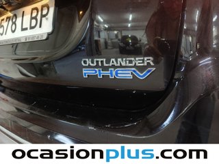 Mitsubishi Outlander 2.4 PHEV Motion 4WD Auto 165 kW (224 CV)