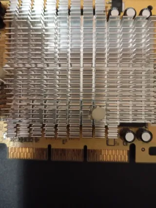 Tarjeta Gráfica NVIDIA GeForce4 MX4000 AGP 64MB