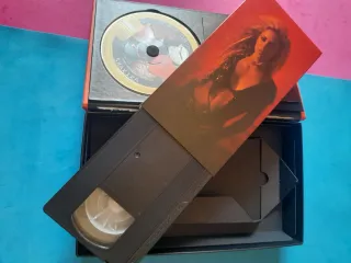 CD + VHS Shakira Caja Promo