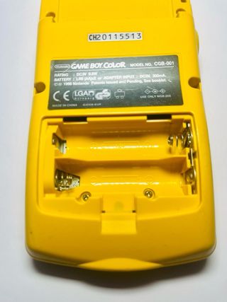 Game Boy Color Giallo + Super Mario Deluxe