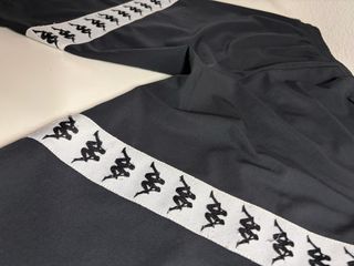 Pantaloncini Kappa neri con banda laterale