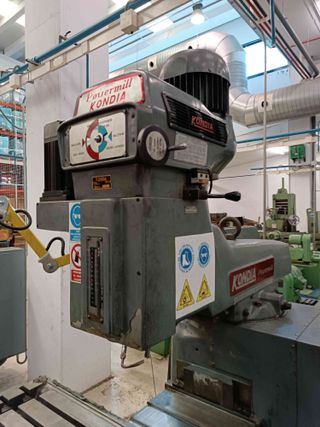 FRESADORA TORRETA CNC KONDIA FV-1