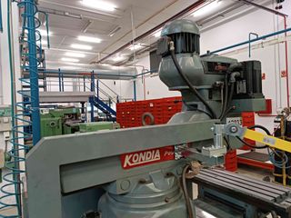 FRESADORA TORRETA CNC KONDIA FV-1