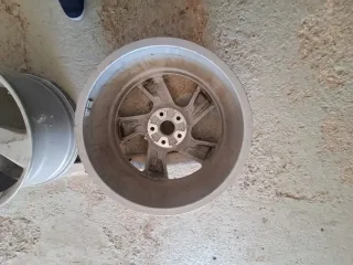 2 Llantas Audi Q3 18' 5 tornillos