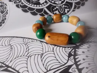 Bracciale artigianale legno ginepro giada