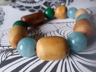Bracciale artigianale legno ginepro giada