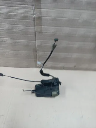 Cerradura Delantera Derecha Opel Vectra 2006