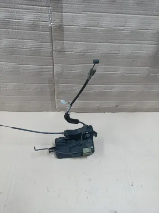 Cerradura Delantera Derecha Opel Vectra 2006