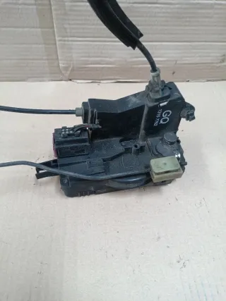 Cerradura Delantera Derecha Opel Vectra 2006