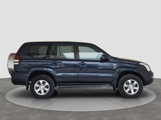 TOYOTA LAND CRUISER 3.0 D-4D VX AUT. 5P
